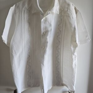 Cubavera White Casual Button Down Shirt Embroidery in Front Short Sleeves Sz L/G